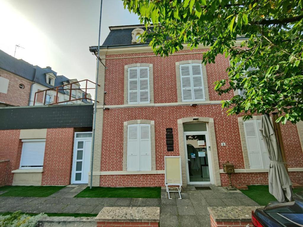 Appartement En Residence Gisors Exteriör bild
