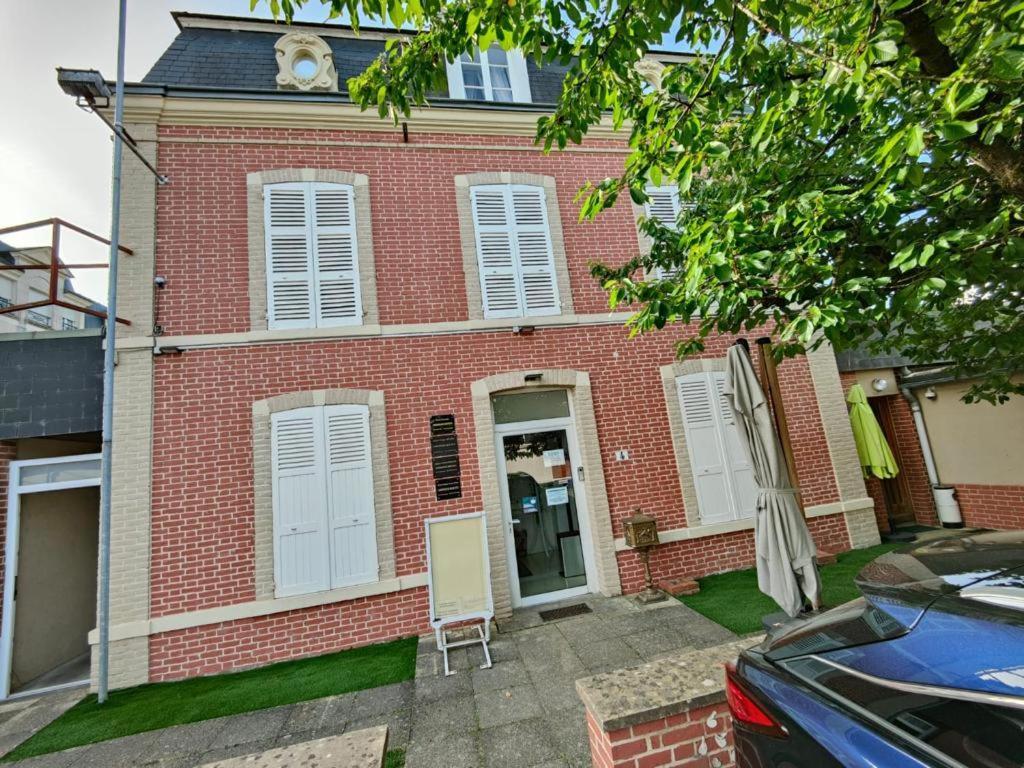 Appartement En Residence Gisors Exteriör bild
